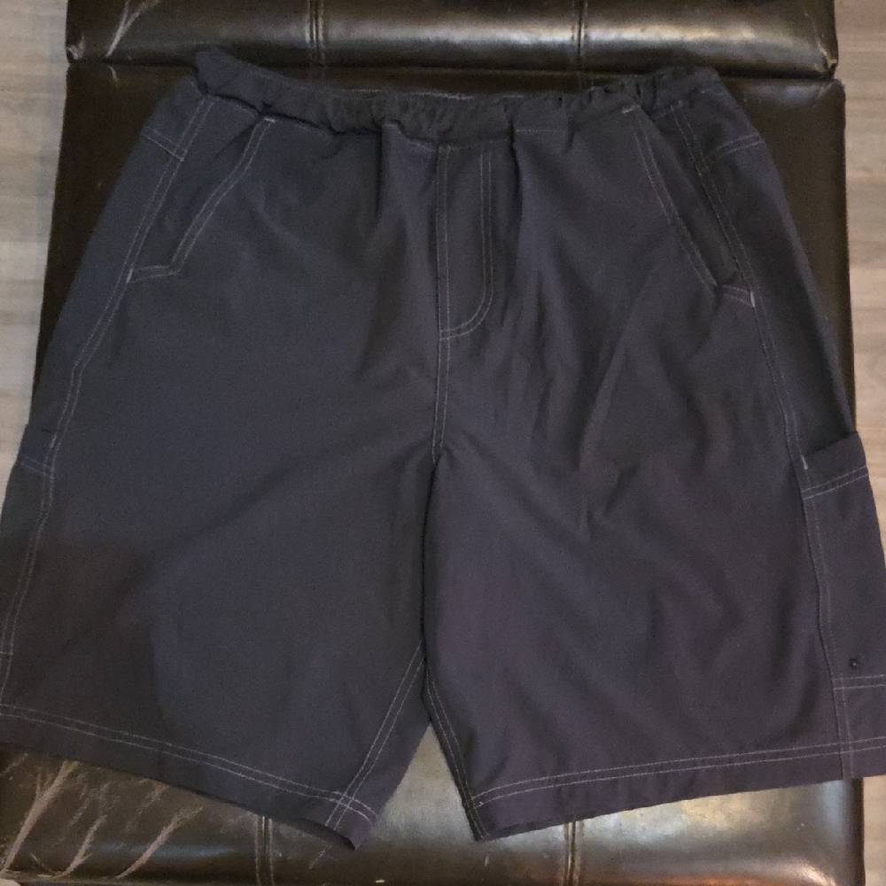 Magellan Outdoors Dark Gray Cargo Shorts
